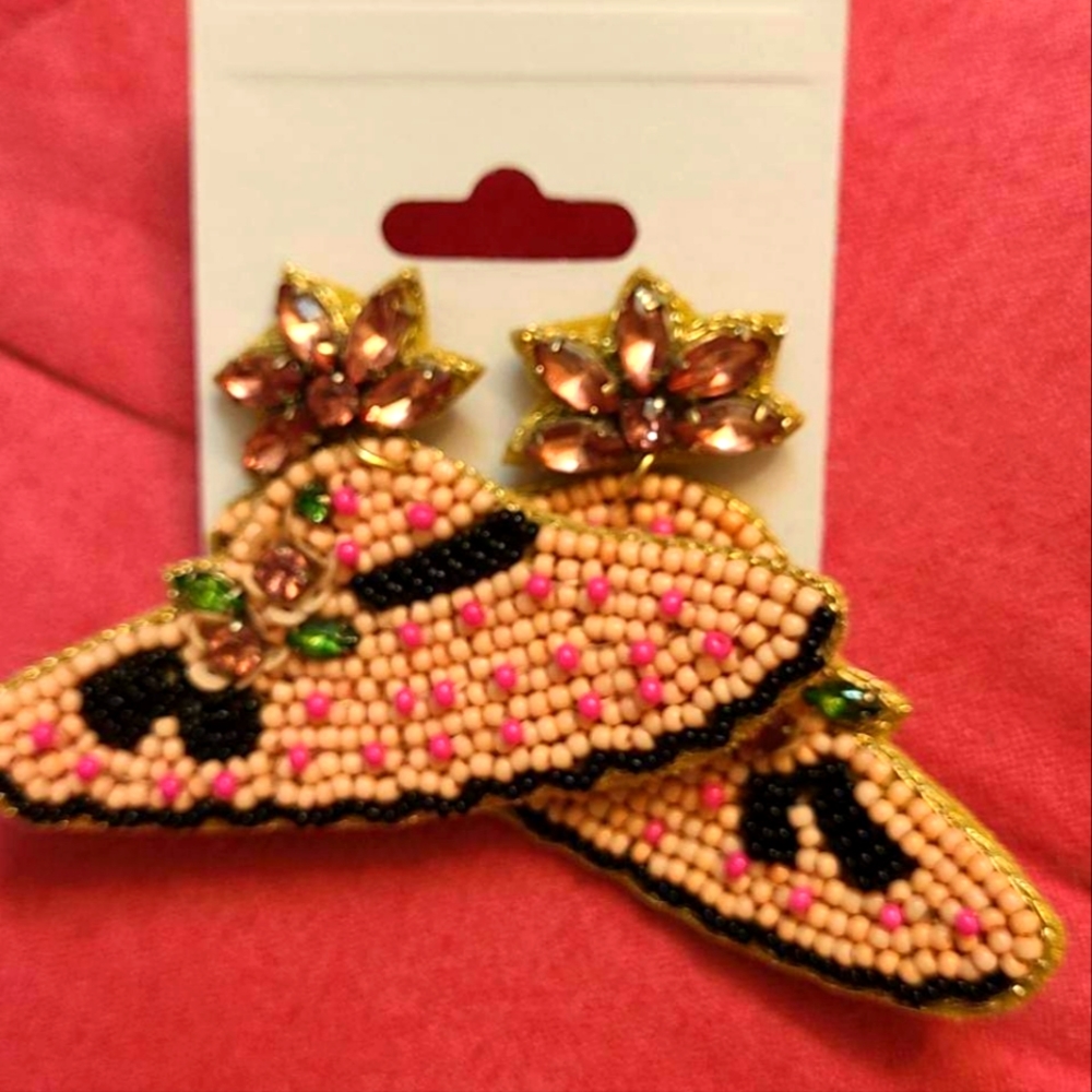 Beaded earrings. NEW